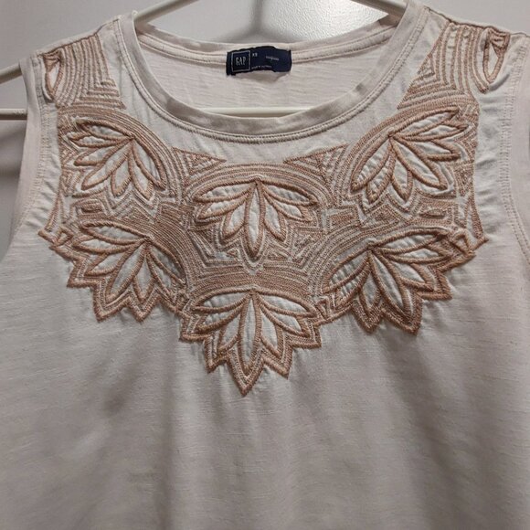GAP Women's Beige Sleeveless Tank w/Tan Embroidered Design - Size XS/TP - Picture 7 of 8